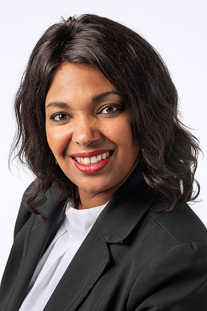 Headshot_Constance_Sanders_Photography